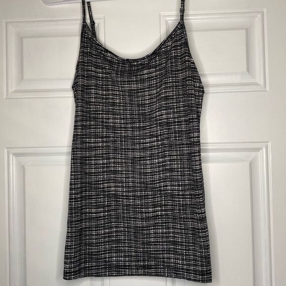 Loft Black and White Textured Pattern Crew Neck Tank Size Medium - Picture 1 of 7